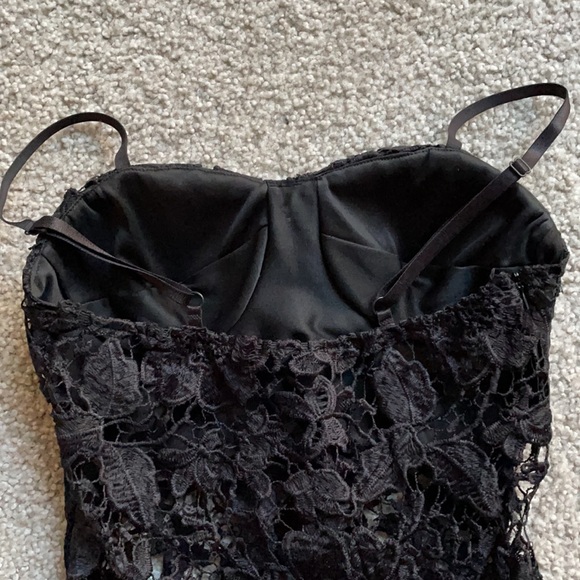 ✨Black Lace Top✨ - Picture 10 of 10